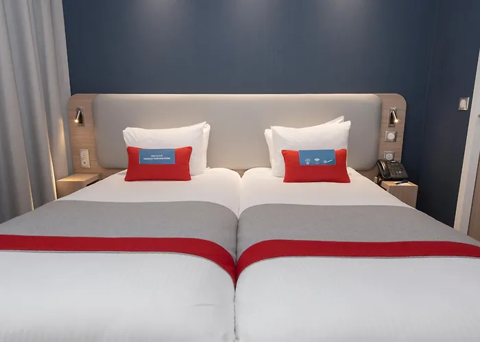 Holiday Inn Express Paris - Velizy By Ihg