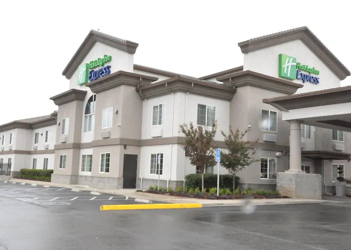 Holiday Inn Express & Suites Jackson By Ihg