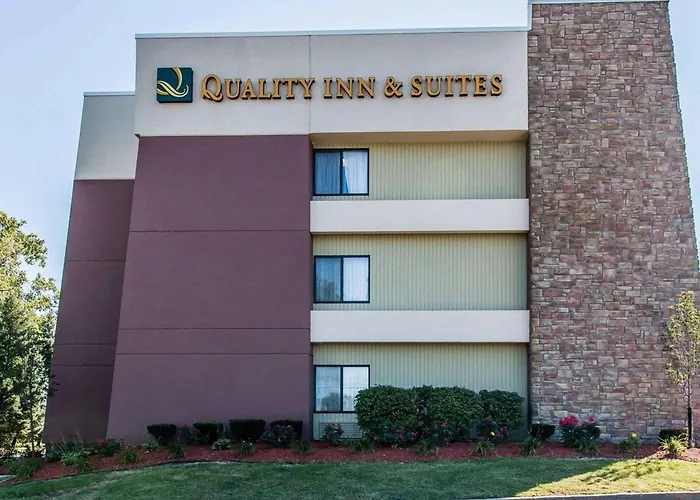Quality Inn & Suites Warren - Detroit
