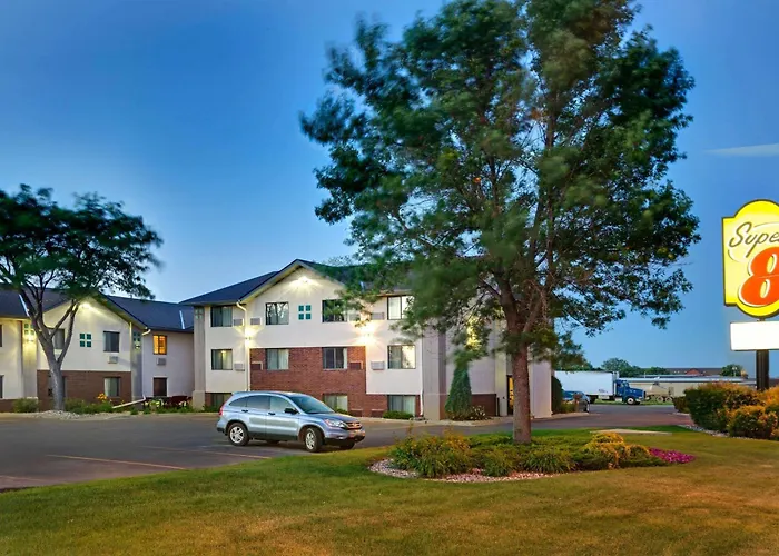Super 8 By Wyndham East
