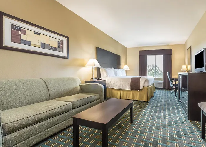 Days Inn & Suites By Wyndham Mineral Wells