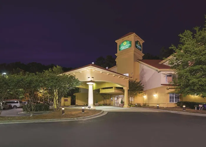 La Quinta Inn & Suites By Wyndham University Area Chapel Hill
