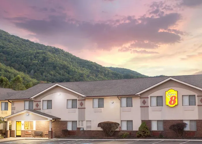 Super 8 By Wyndham Va