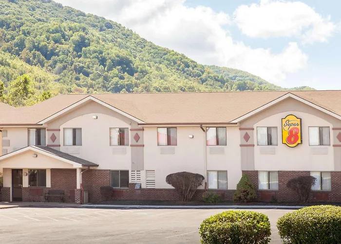 Super 8 By Wyndham Va