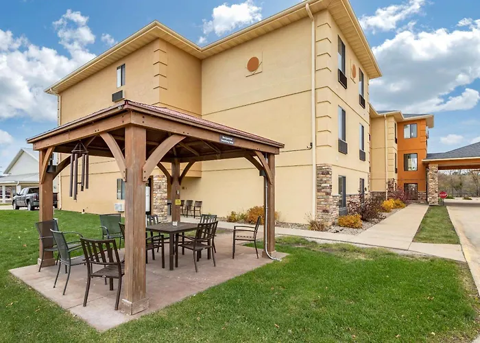 Comfort Inn & Suites Cedar Rapids North - Collins Road