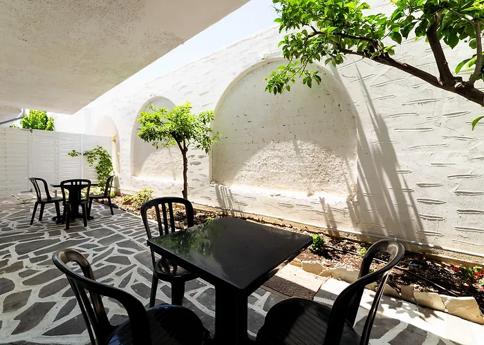 Stratos Apartments & Studios Paro