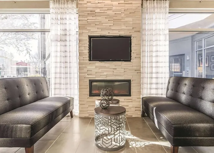 La Quinta By Wyndham Airport