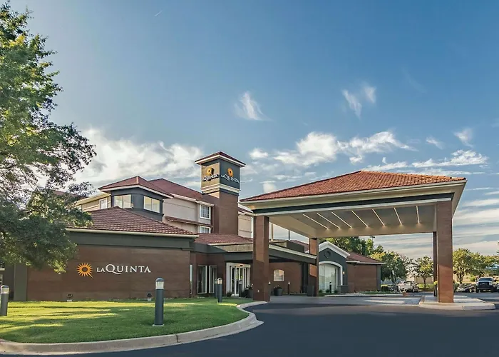 La Quinta By Wyndham Airport