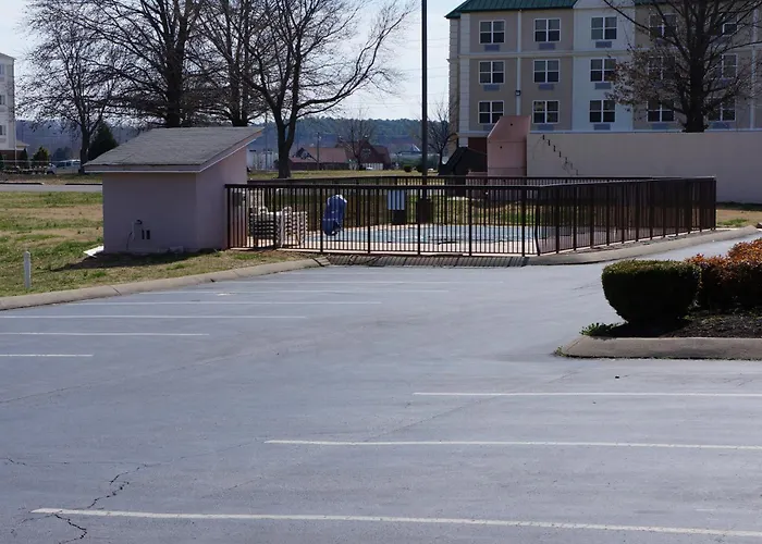 Clarksville Inn