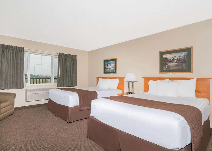 Baymont By Wyndham Baxter/Brainerd Area Hotel