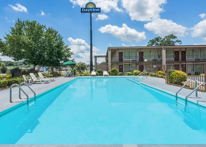 Days Inn By Wyndham Hurricane Mills