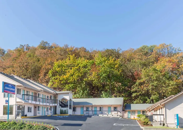 Howard Johnson By Wyndham