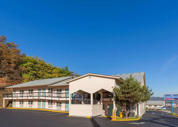 Howard Johnson By Wyndham