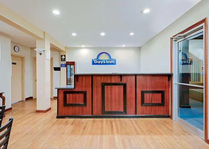 Days Inn By Wyndham Fairmont