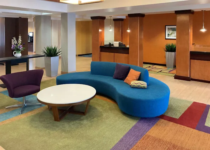 Comfort Inn & Suites - Des Moines