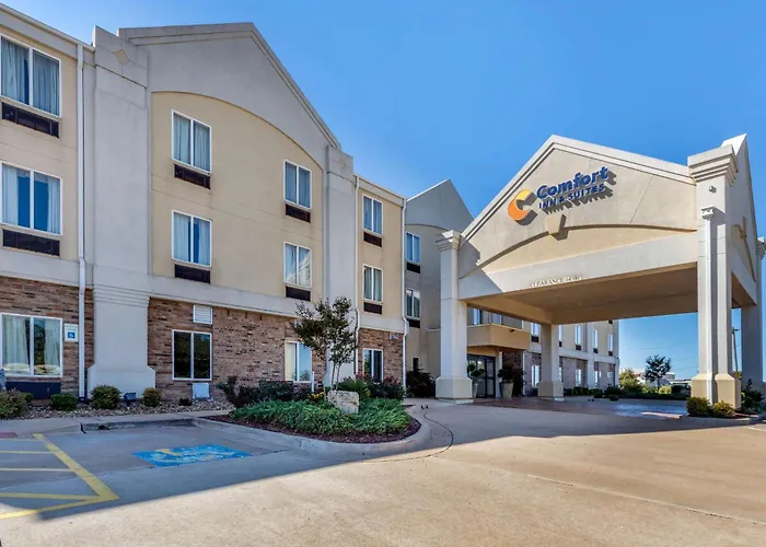 Comfort Inn & Suites I-35