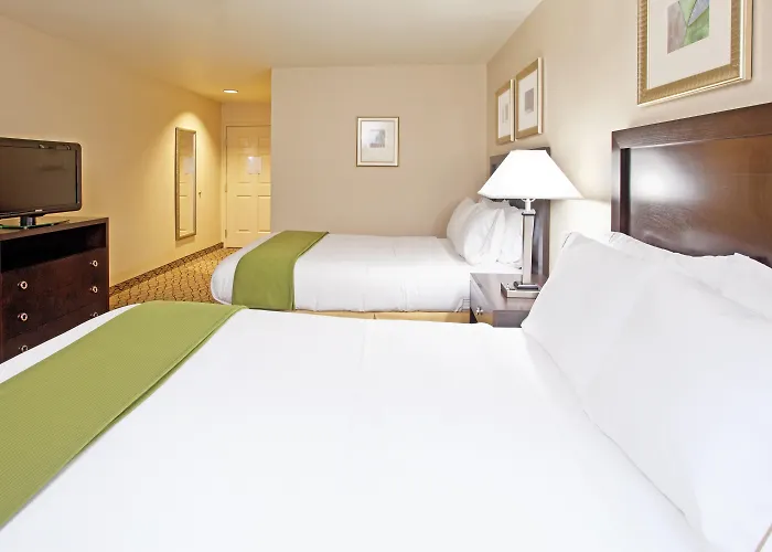 Holiday Inn Express & Suites Columbus East - By Ihg
