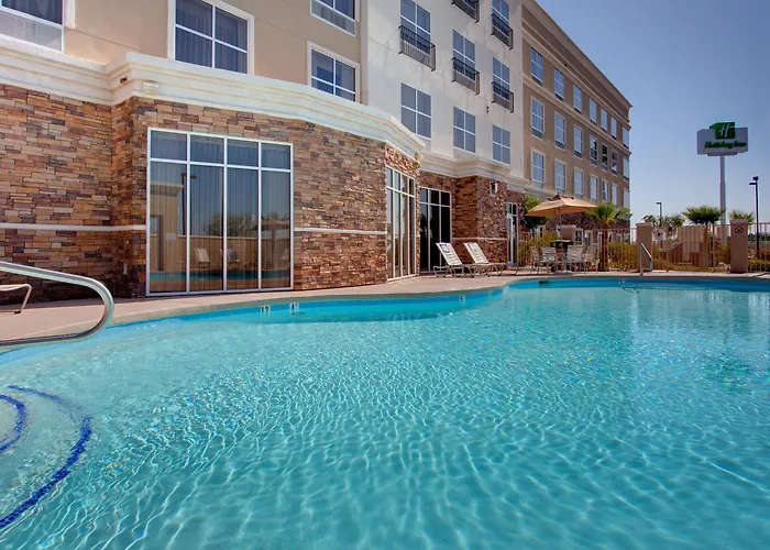 Hampton Inn & Suites
