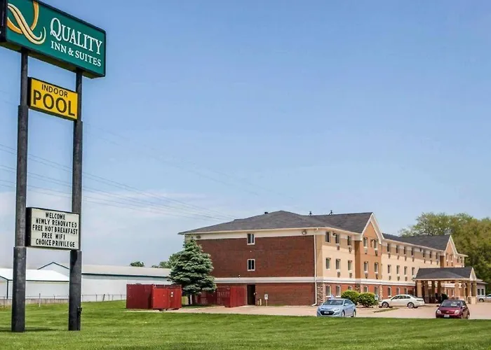 Quality Inn & Suites Davenport Near I-80