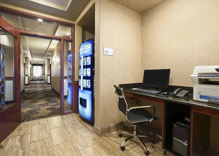Ramada By Wyndham Edson