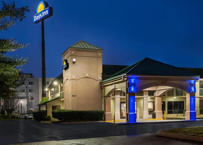 Days Inn By Wyndham Clarksville North Exit 4