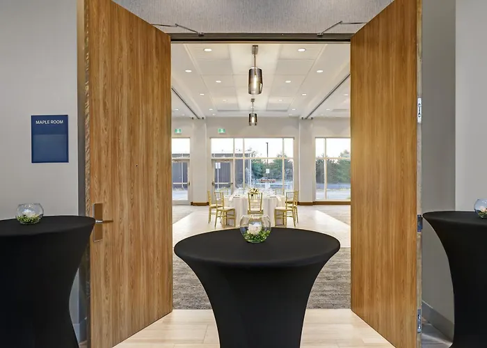 Holiday Inn Express - Kingston West By Ihg