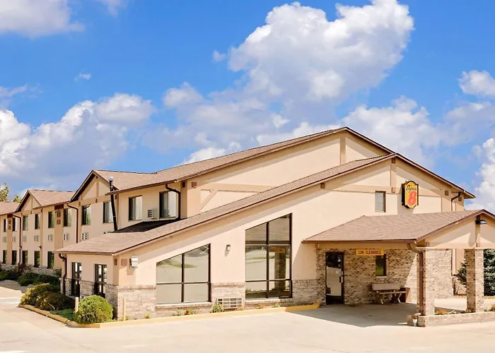 Super 8 By Wyndham Centerville
