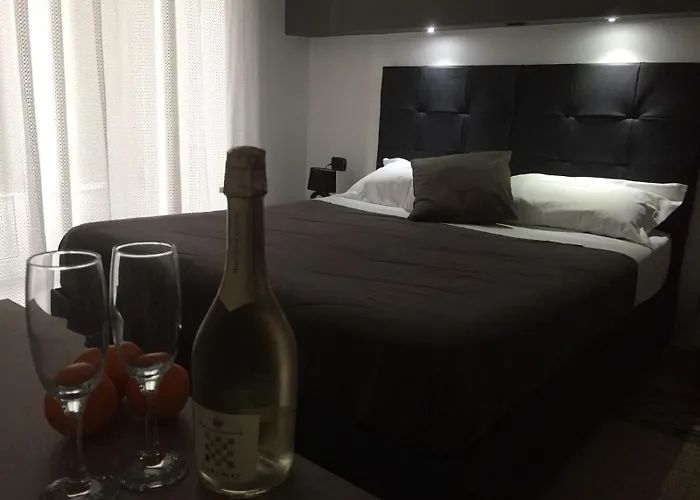 MB95 - Mezzocannone Luxurious Bed&Breakfast
