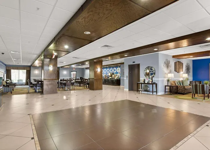 Portland Inn & Suites