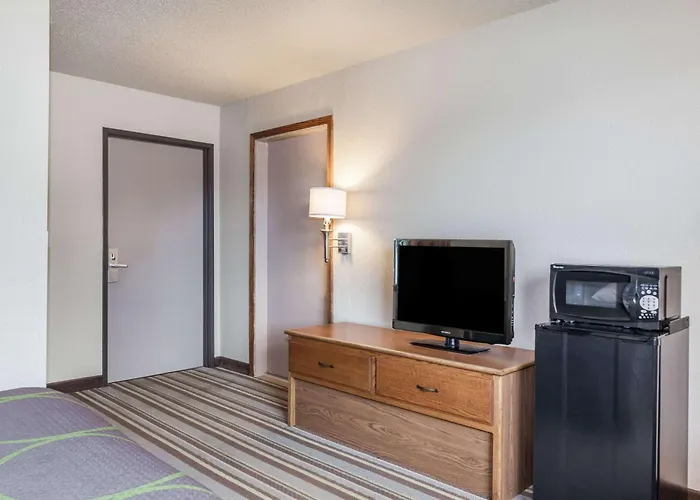 Super 8 By Wyndham Dunbar/Charleston Area
