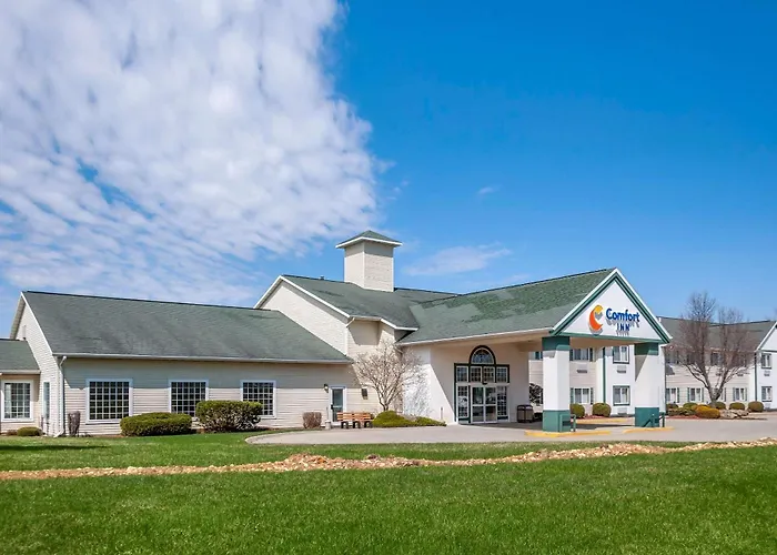 Comfort Inn Dyersville Near The Field Of Dreams