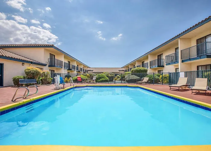 Baymont By Wyndham Tehachapi