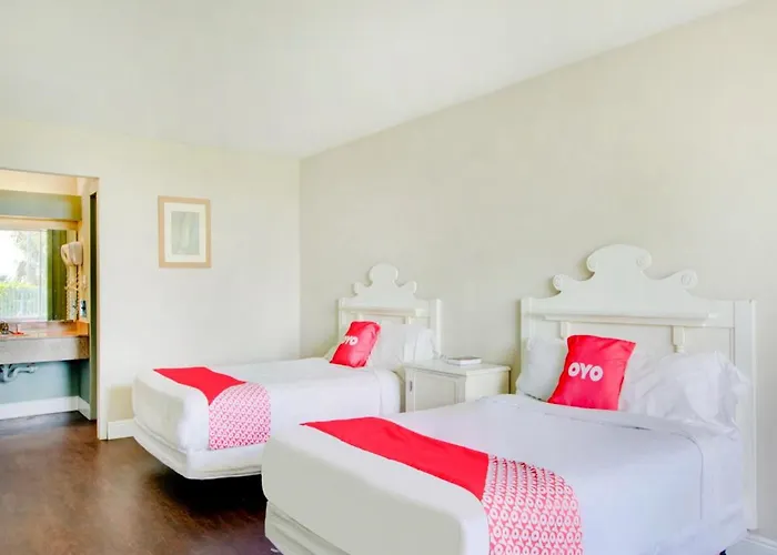 Oyo Hotel Dundee By Crystal Lake