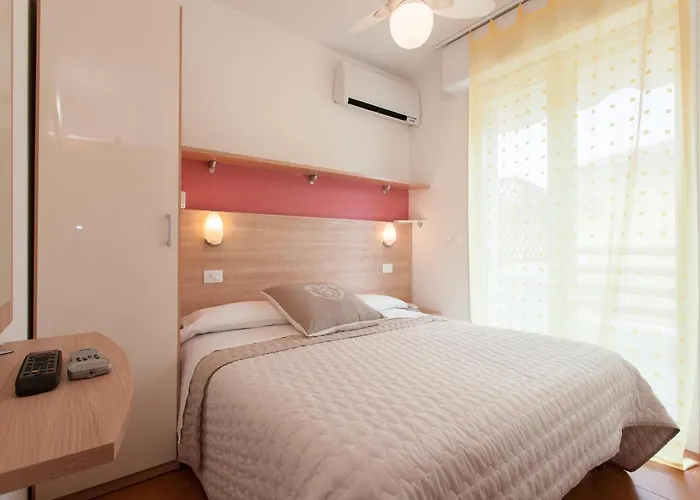 Hotel Airone B&B Camere e Appartamenti Cervia