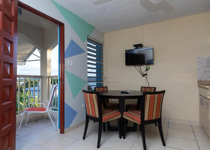 Red Sunset Beach Club