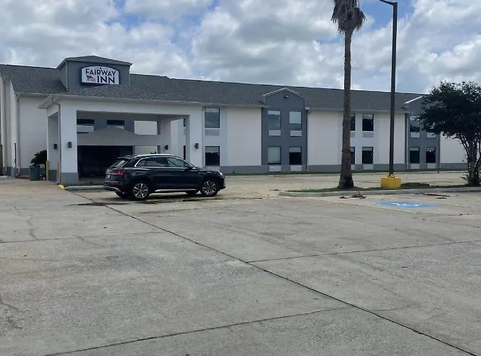 Baymont By Wyndham Iowa Lake Charles