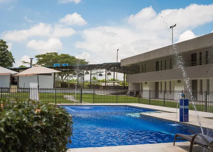 Palo Grande Cf Pereira