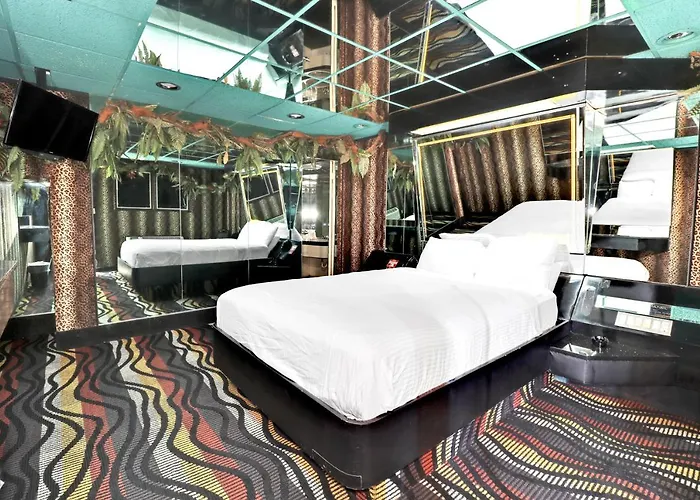 Hollywood Motel