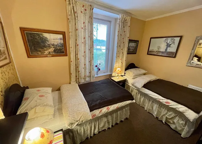 Apsley Villa Guest House.