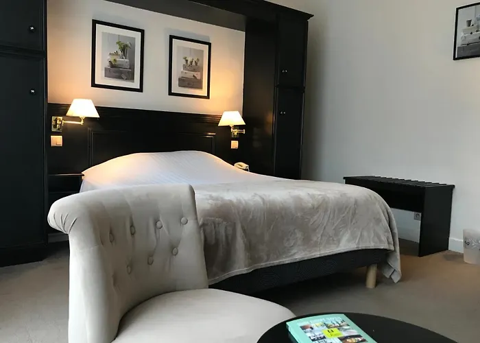 Logis Hôtel Les Airelles Neufchâtel En Bray