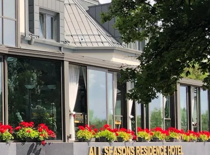 All Seasons Residence Design - Free Parking
