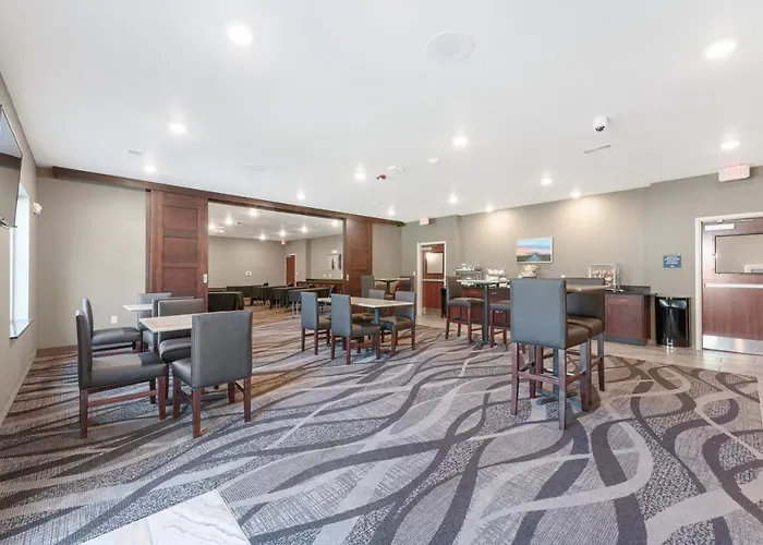Cobblestone Hotel & Suites - Urbana