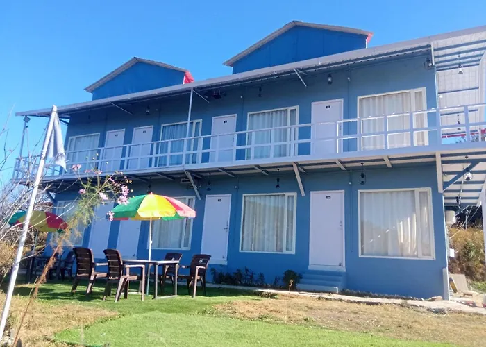 In Apple Estate Kanatal - Himalayan View Resort With Courteous Staff