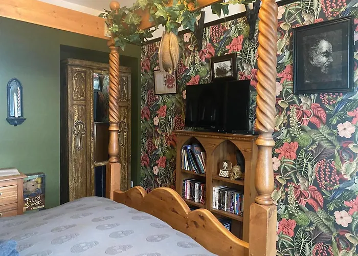 Dracula Rooms