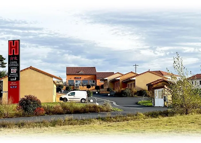 Hotel Cantal Cottages Saint-Georges 