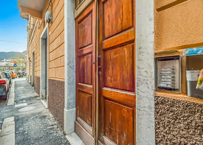Nelli Rooms Via Biassa