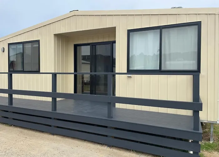 Lakes Main Holiday Park