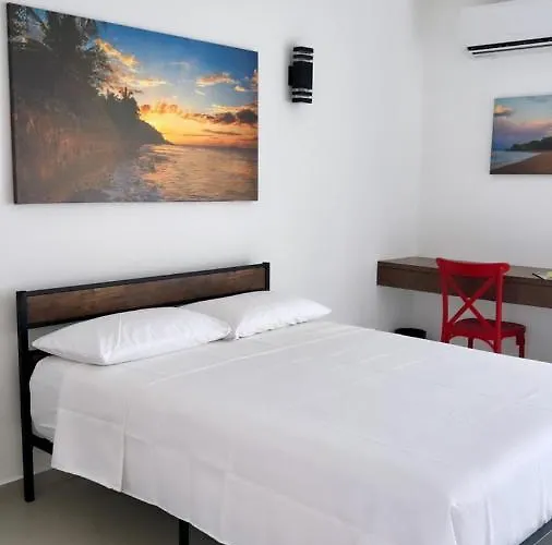 Red Flamboyan Guesthouse And Restaurant