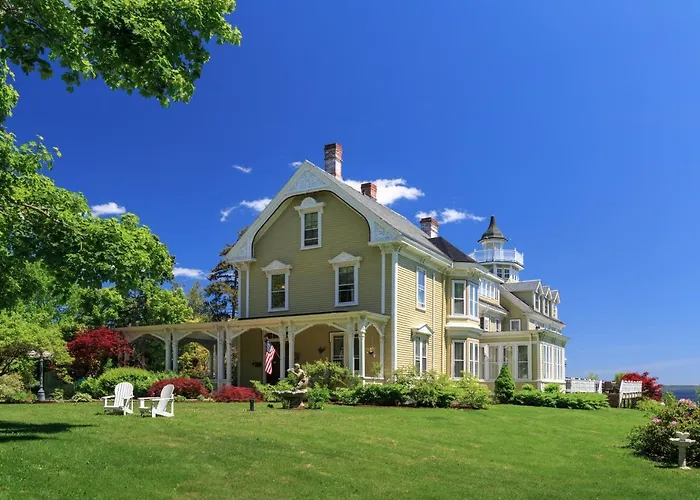 Captain Nickels Inn