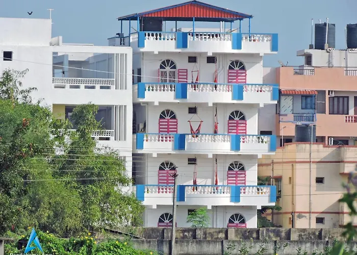 Holi-Wood Guesthouse